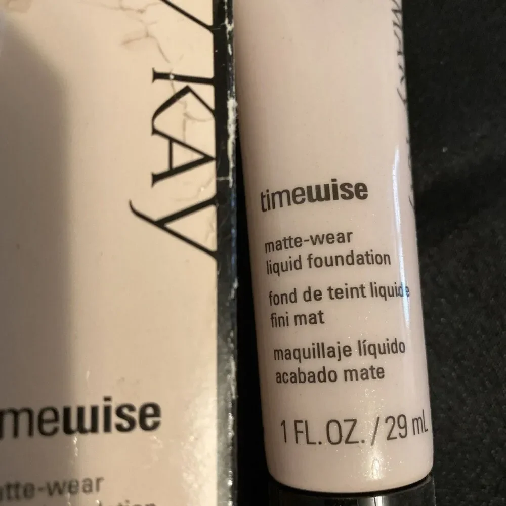 Mary Kay Timewise Matte Wear Liquid Foundation Beige 3